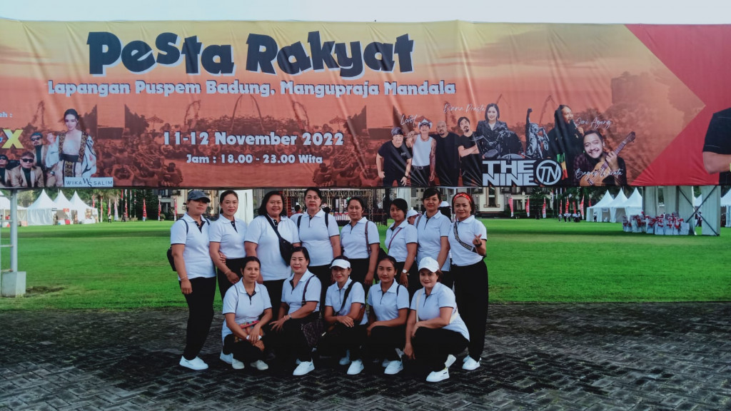 PKK Desa Dalung Ikuti Senam Garbasari (Gerakan Badung Seribu Hari Angka Kelahiran) serentak se- Kabupaten